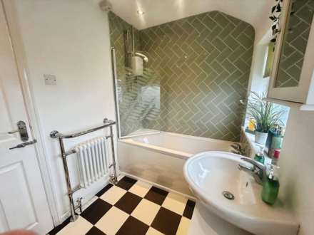 Eastwoodbury Crescent, Southend On Sea, Image 13