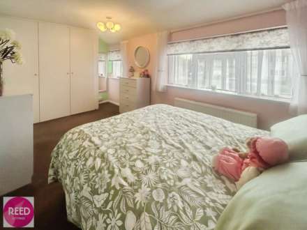 Eastwoodbury Crescent, Southend On Sea, Image 17
