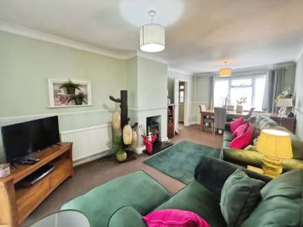 Eastwoodbury Crescent, Southend On Sea, Image 4