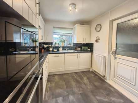 Eastwoodbury Crescent, Southend On Sea, Image 6