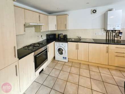 Castle Boulevard, Lenton, England, Image 3