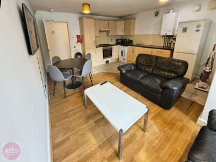 Castle Boulevard, Lenton, England, Image 4