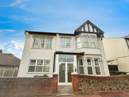 Standown Avenue, Westcliff On Sea, Image 1