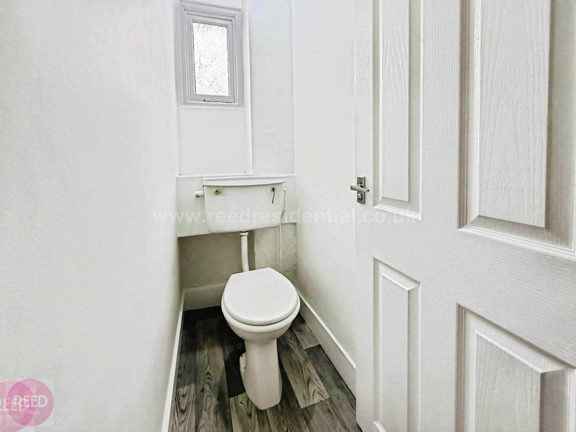 Brightwell Avenue, Westcliff On Sea, Image 9