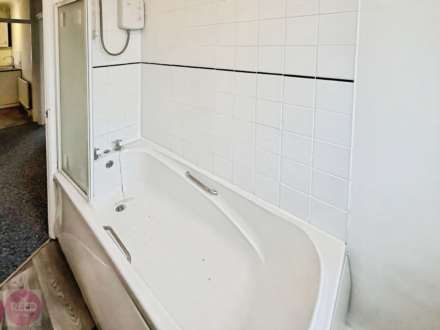 Brightwell Avenue, Westcliff On Sea, Image 11