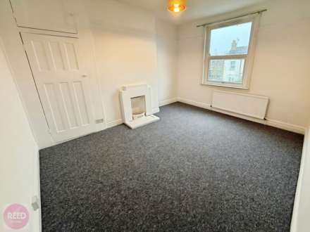 Brightwell Avenue, Westcliff On Sea, Image 6