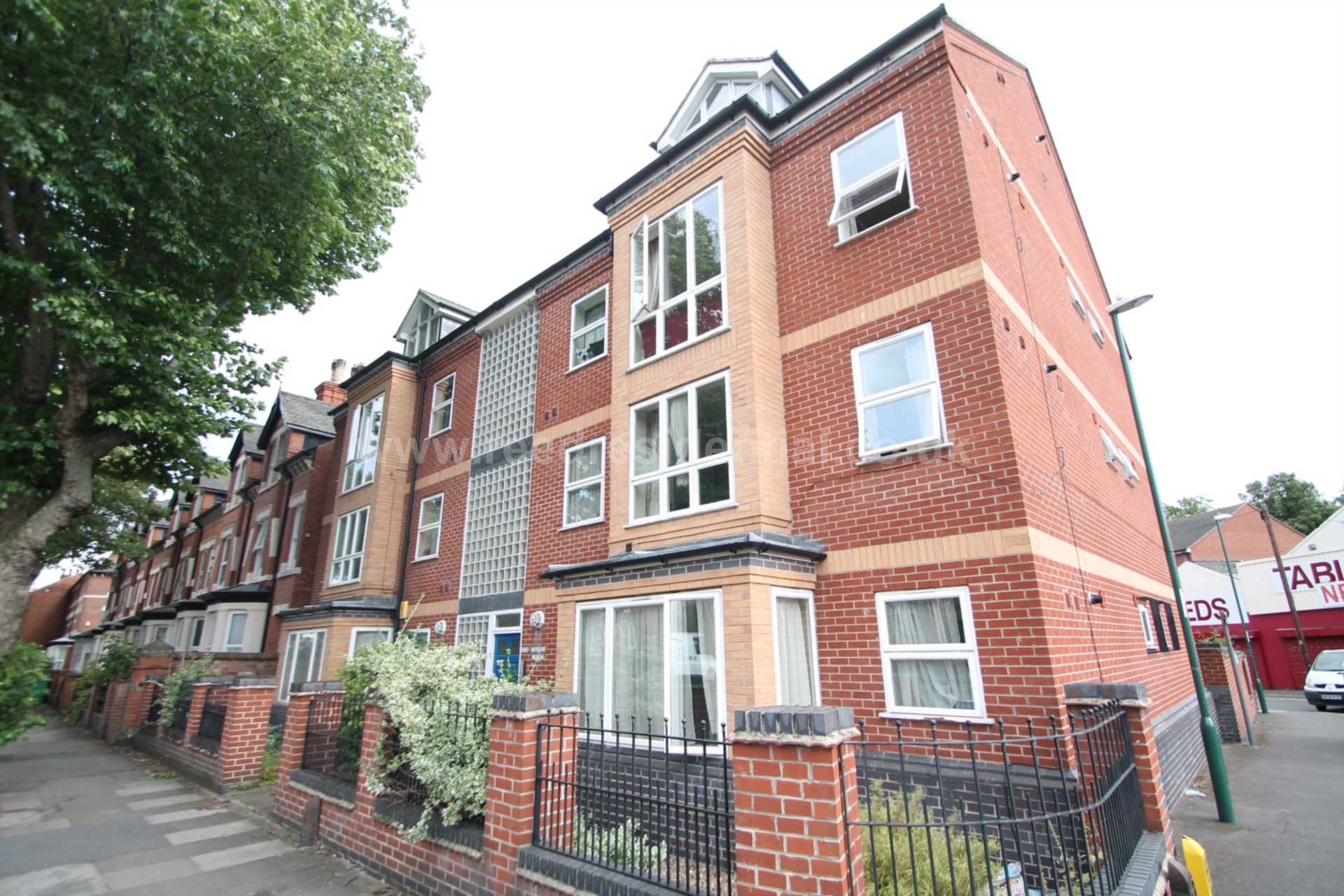 Castle Boulevard, Lenton, England, Image 1