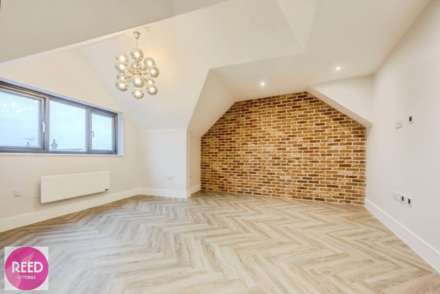 1 Bedroom Flat, Leigh Road, Leigh On Sea