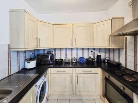 2 Bedroom Flat, Clifton Road, Southend On Sea