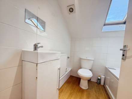 Castle Boulevard, Lenton, England, Image 9