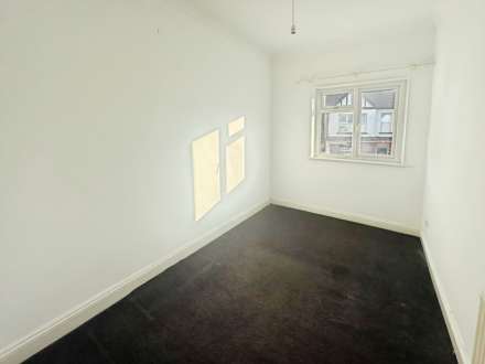 London Road, Westcliff On Sea, Image 4