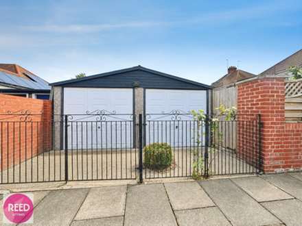 Bournemouth Park Road, Southend On Sea, Image 14