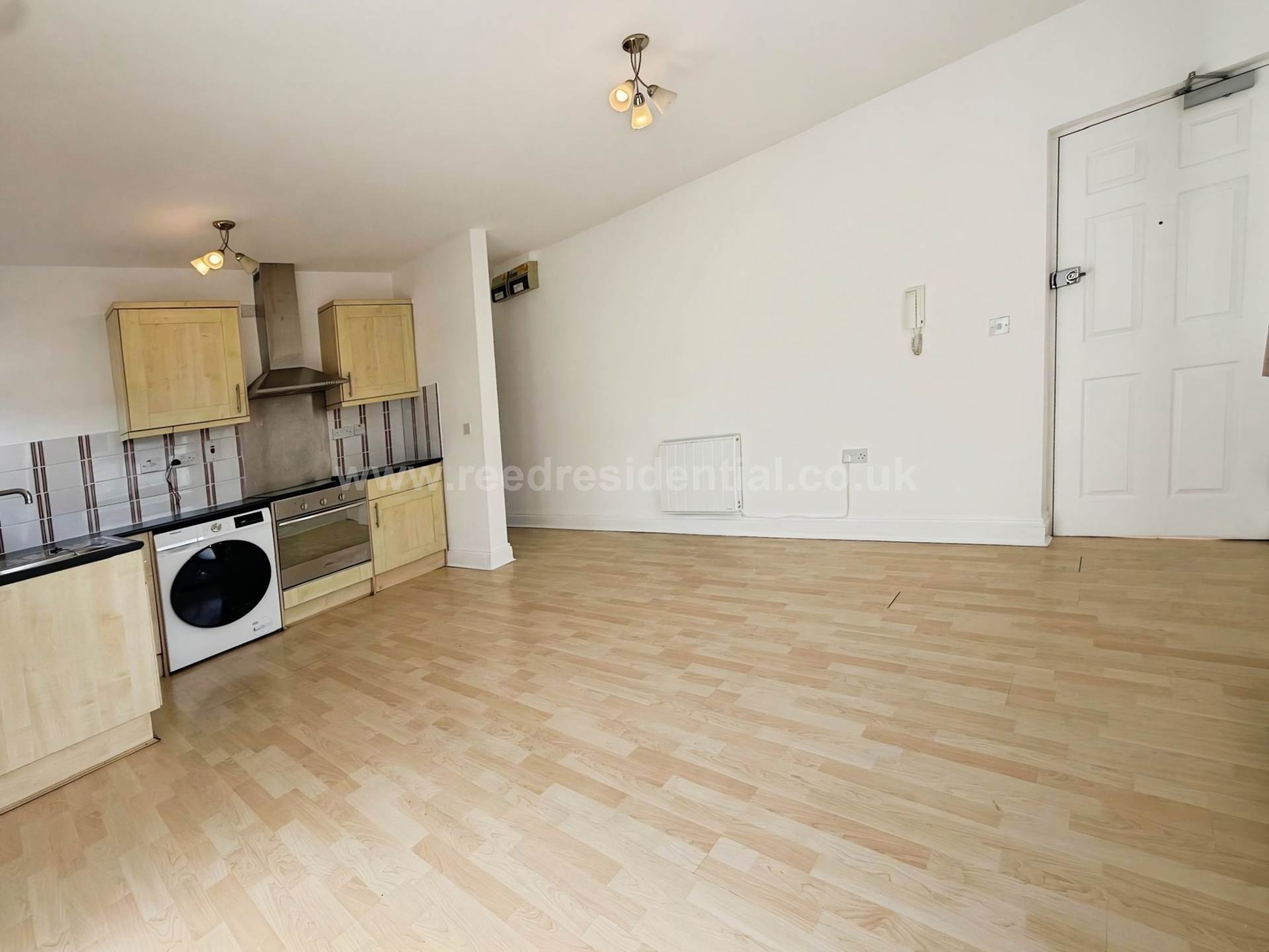Sandown Avenue, Westcliff On Sea, Image 4