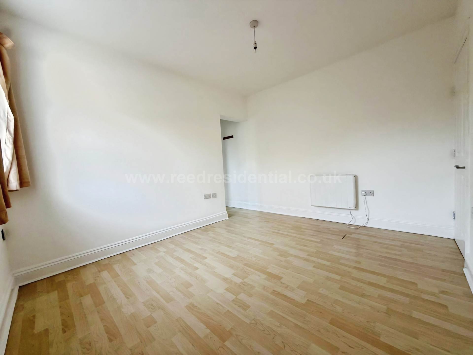 Sandown Avenue, Westcliff On Sea, Image 6