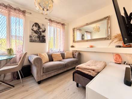 Tony Webb Close, Colchester, Image 2