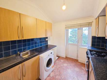 Cotswold Road, Westcliff on Sea, Image 4