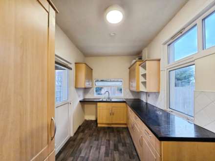 Silverdale Ave, Westcliff On Sea, Image 3