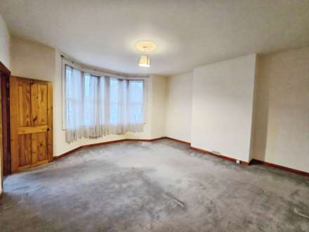 Silverdale Ave, Westcliff On Sea, Image 6