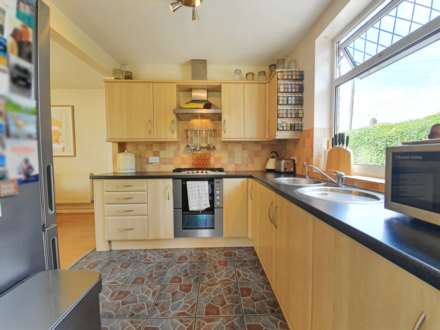Chesterfield Drive, Ipswich, Image 11
