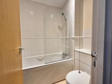 Neptune Square, Ipswich, Image 17