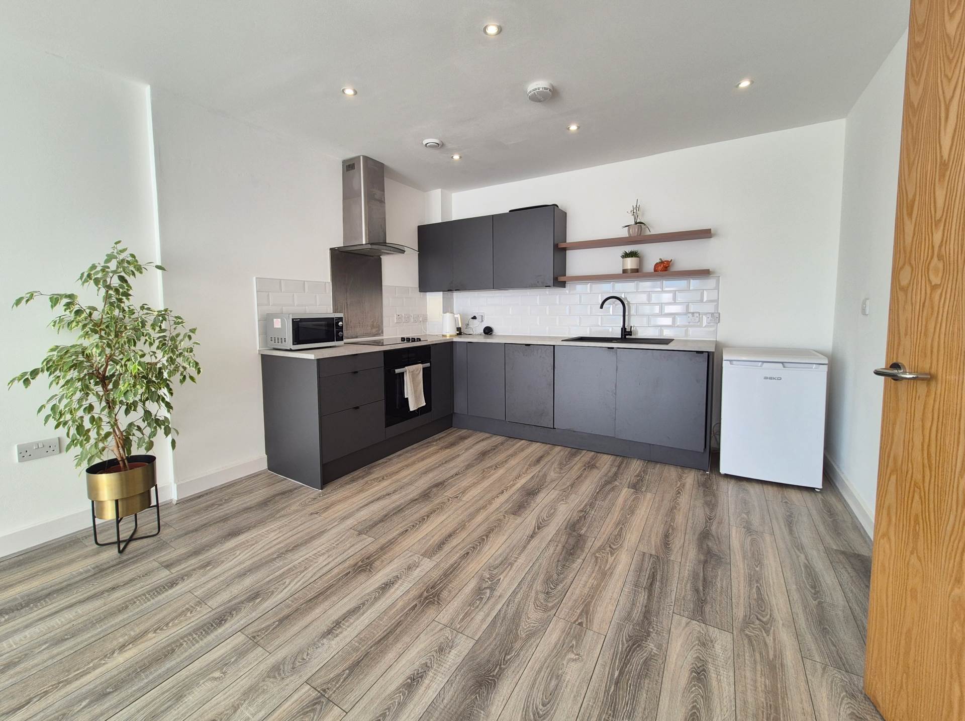 Leven Court, Barnard Square, Stoke Quay, Image 5