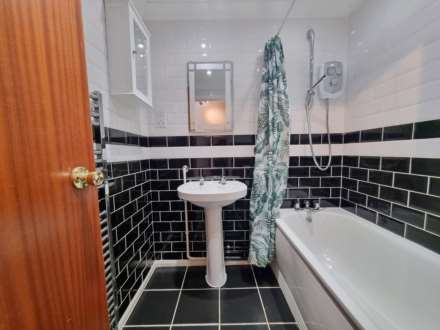 Lancaster Drive, Ipswich, Image 12