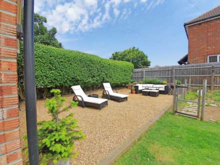 Chesterfield Drive, Ipswich, Image 16