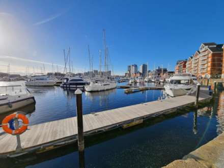 Neptune Square, Ipswich, Image 8