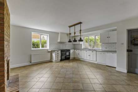 Kennylands Road, Sonning Common, Image 2