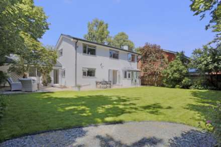 The Chestnuts, Lower Shiplake, Image 15