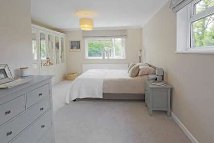 The Chestnuts, Lower Shiplake, Image 7