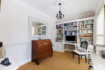 Manor Wood Gate, Lower Shiplake, Image 10
