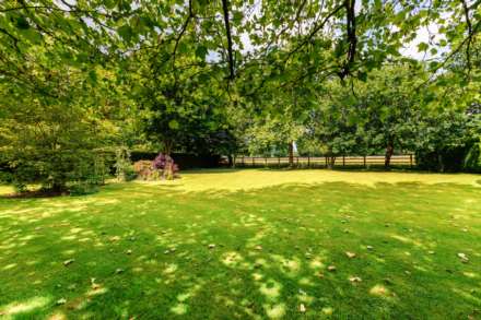 Manor Wood Gate, Lower Shiplake, Image 28