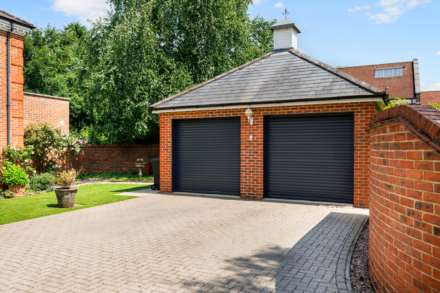 Manor Wood Gate, Lower Shiplake, Image 31