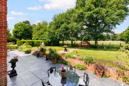 Manor Wood Gate, Lower Shiplake, Image 4
