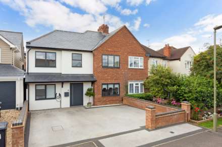 4 Bedroom Semi-Detached, Berkshire Road, Henley On Thames
