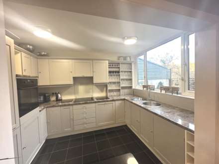 Upton Close, Henley On Thames, Image 6