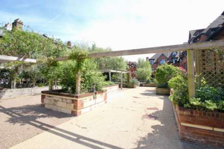 Perpetual House, Henley On Thames, Image 13