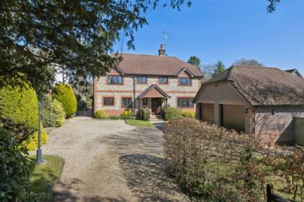 4 Bedroom Detached, Chiltern Road, Rotherfield Peppard