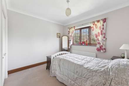 Chiltern Road, Rotherfield Peppard, Image 13