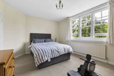 Crowsley Road, Lower Shiplake, Image 8