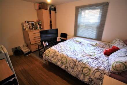 Kings Road, Berkshire, Image 2