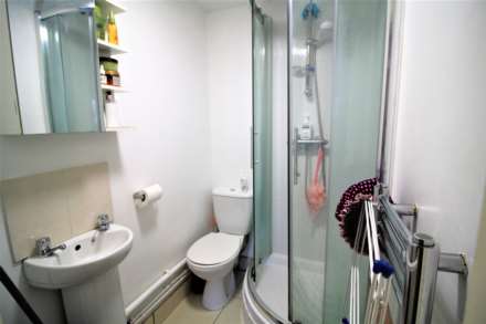 Kings Road, Berkshire, Image 3