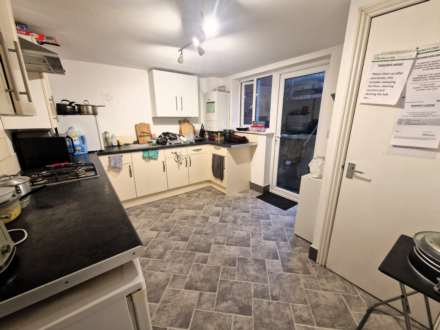 Kings Road, Berkshire, Image 4