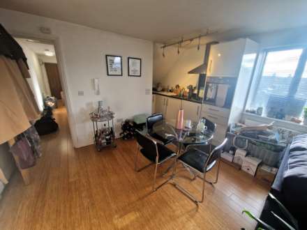 South View Ave, Caversham, Image 4