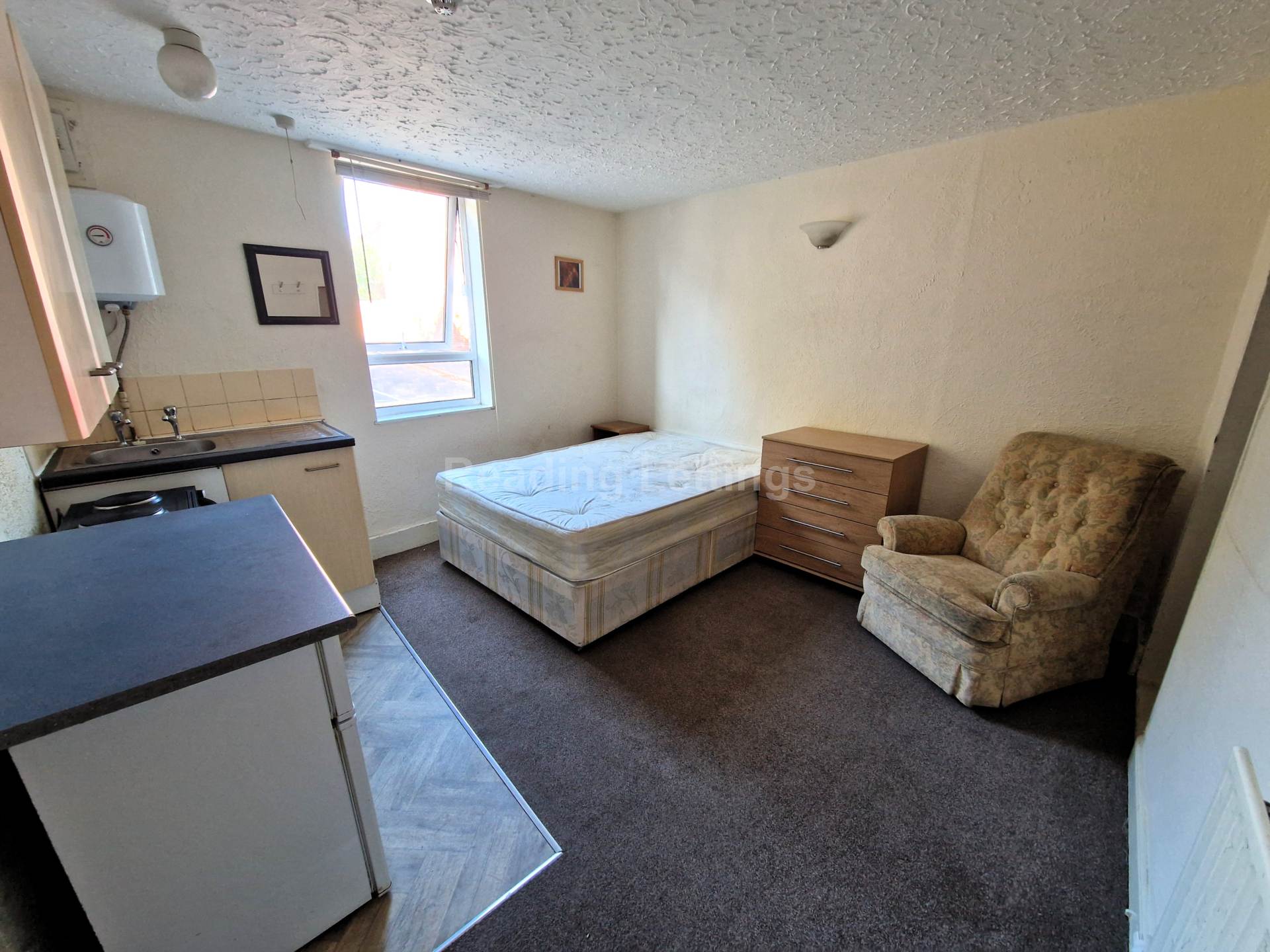 BEDSIT, Southampton Street, Reading, Image 1