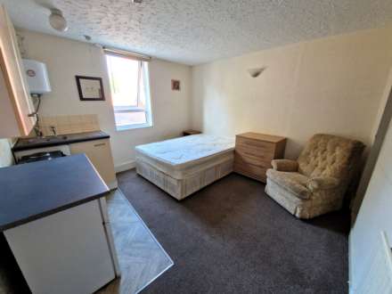 BEDSIT, Southampton Street, Reading
