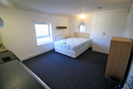 Southampton Street, Reading - BEDSIT