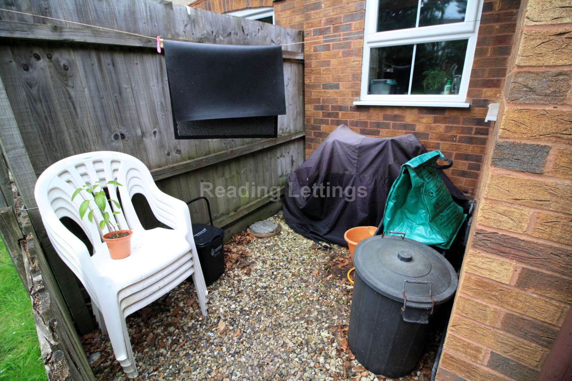 Lysander Close, Woodley, Image 9