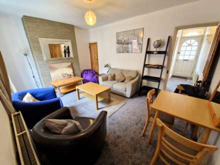 Property For Rent Carnarvon Road, Reading